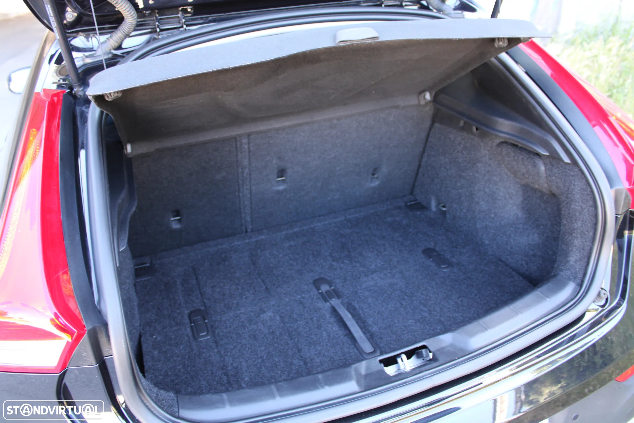 Volvo V40 Cross Country 2.0 D2 Momentum Geartronic - 14