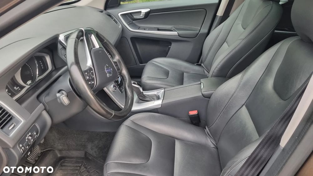 Volvo XC 60 D4 AWD Summum - 8