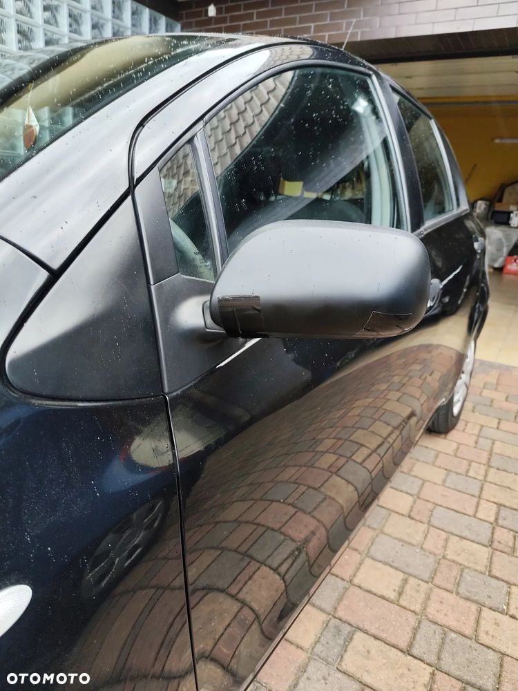 Toyota Yaris - 20
