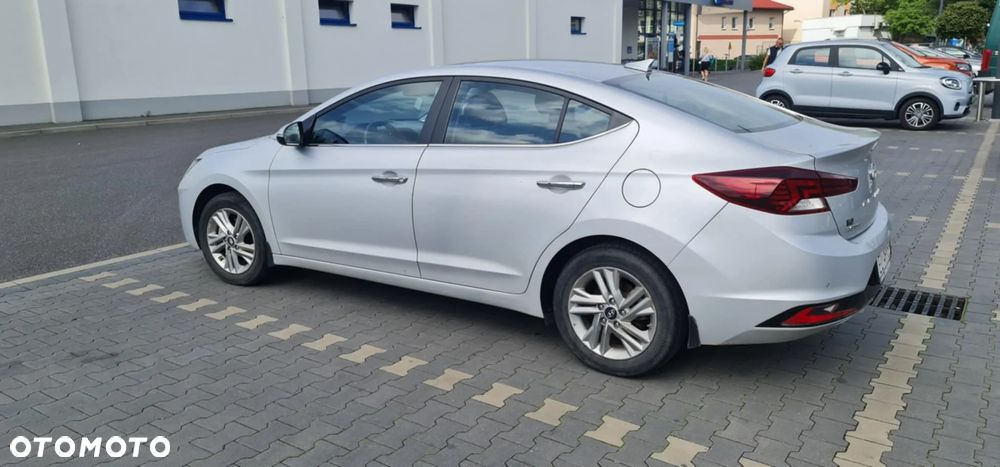 Hyundai Elantra 1.6 Comfort - 5