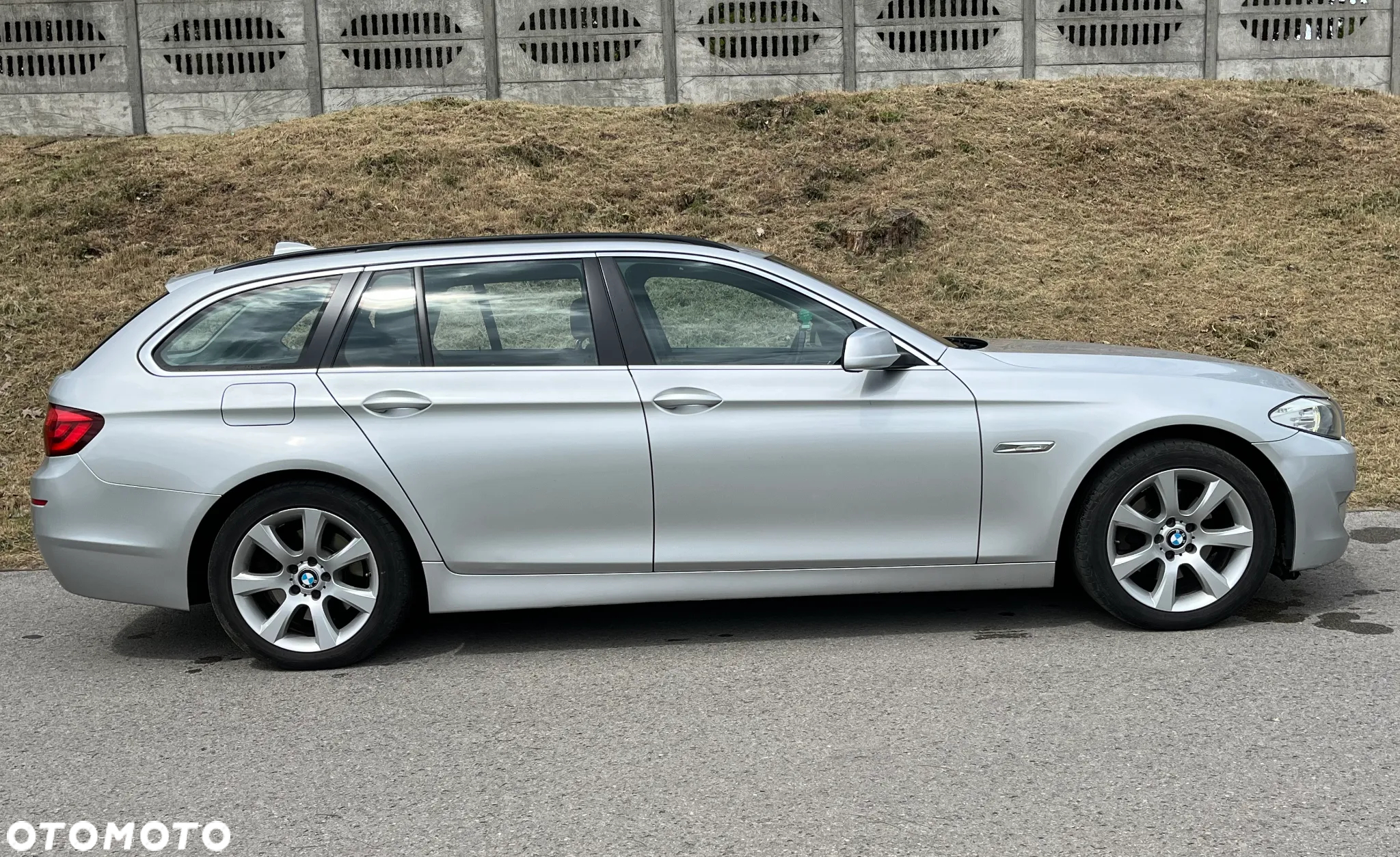 BMW Seria 5 520d Touring - 17