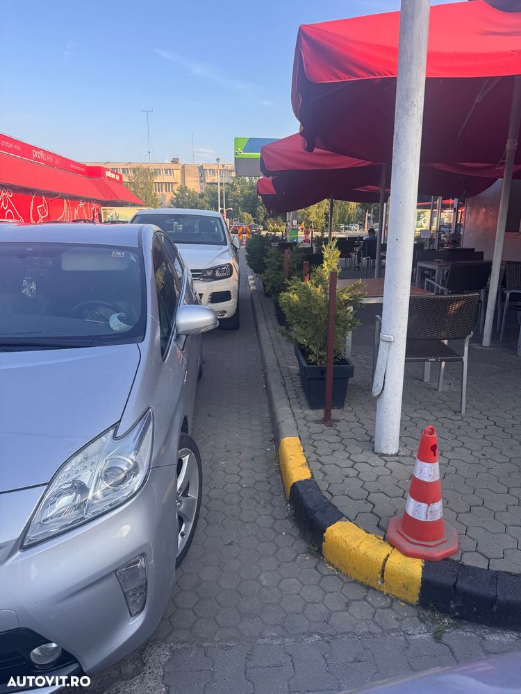 Toyota Prius 1.8 Dual VVT-i Luna - 4