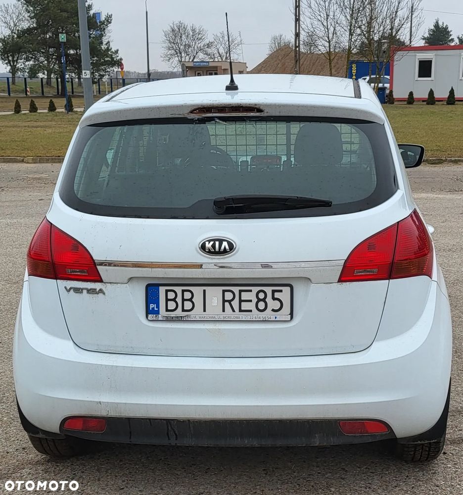 Kia Venga - 7