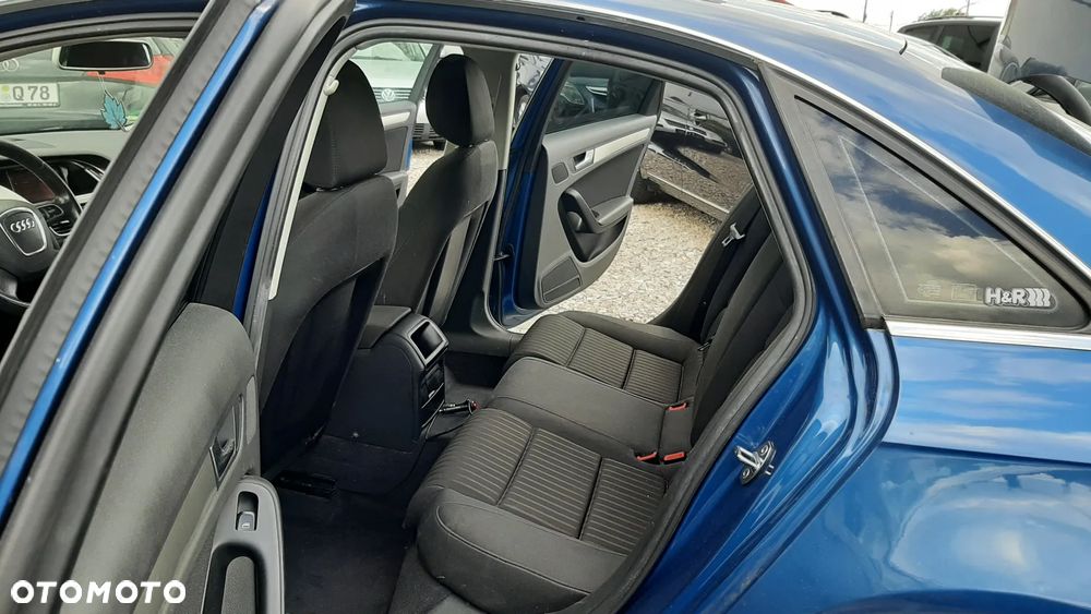 Audi A4 Limousine - 10