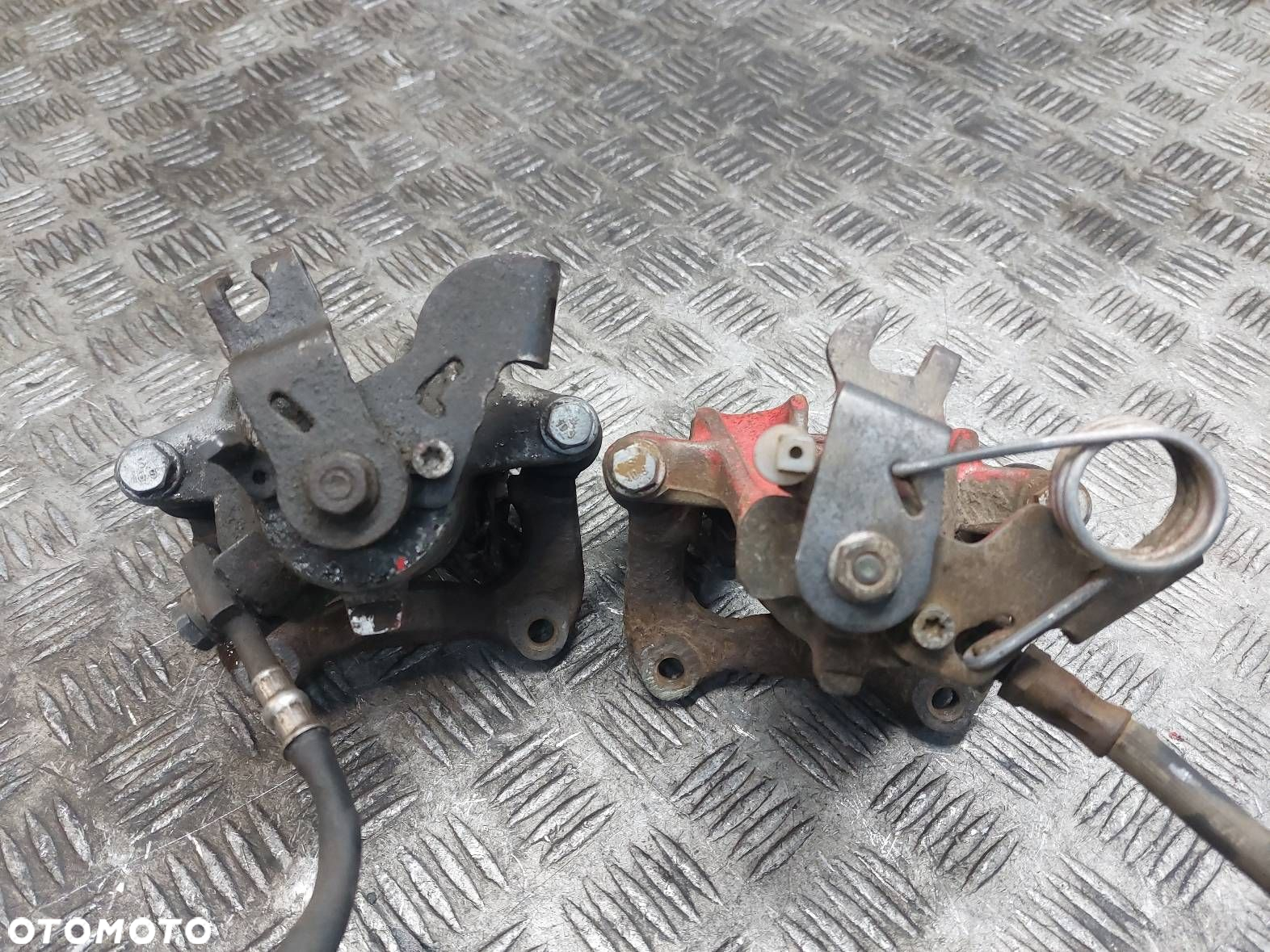 ZACISK HAMULCOWY LEWY TYŁ + PRAWY TYŁ AUDI A6 C5 - 3