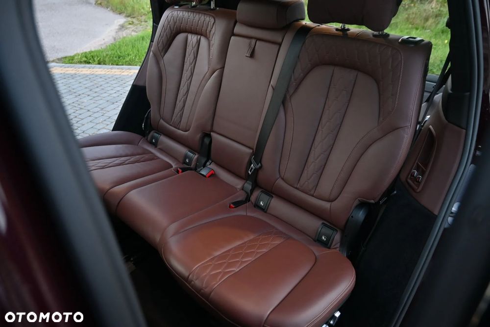 BMW X7 M50i sport - 31