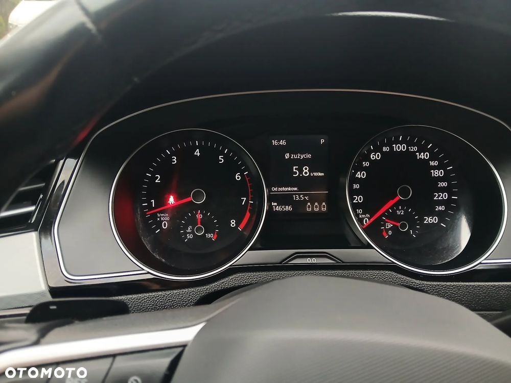 Volkswagen Passat - 4