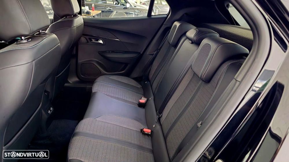 Peugeot e-2008 Allure - 23