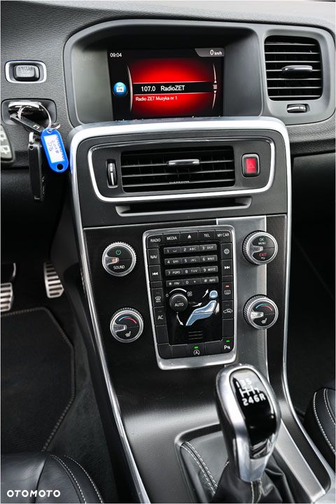 Volvo V60 D3 R-Design - 23