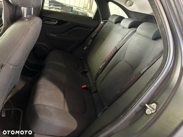 Jaguar F-Pace 20d AWD Pure - 11