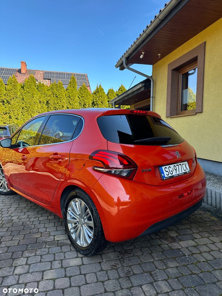 Peugeot 208 1.2 PureTech Allure - 8