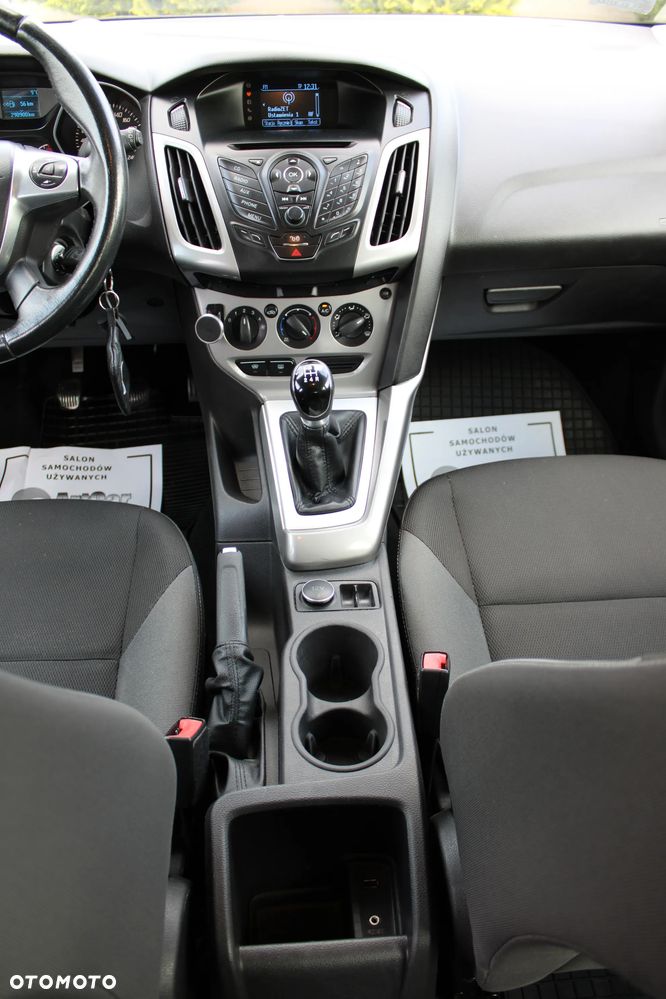 Ford Focus 1.6 Ambiente - 24