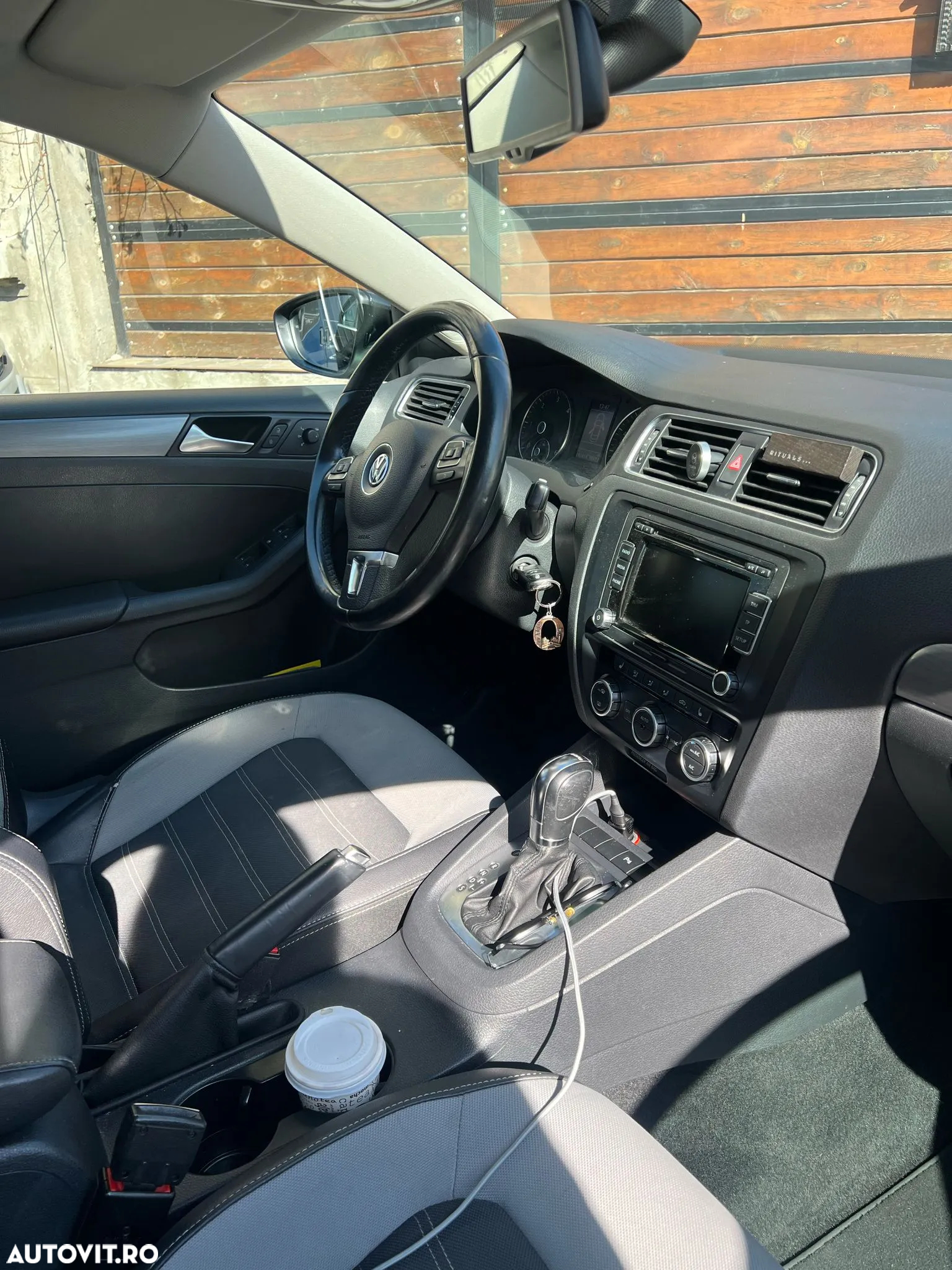 Volkswagen Jetta 2.0 TDI CR DPF DSG Highline - 5