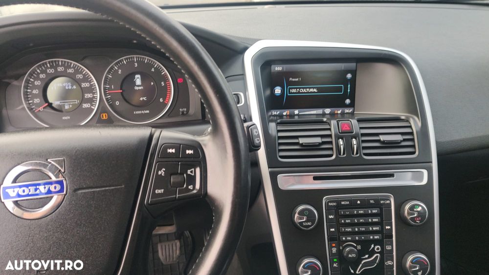 Volvo XC 60 DRIVe Momentum - 6