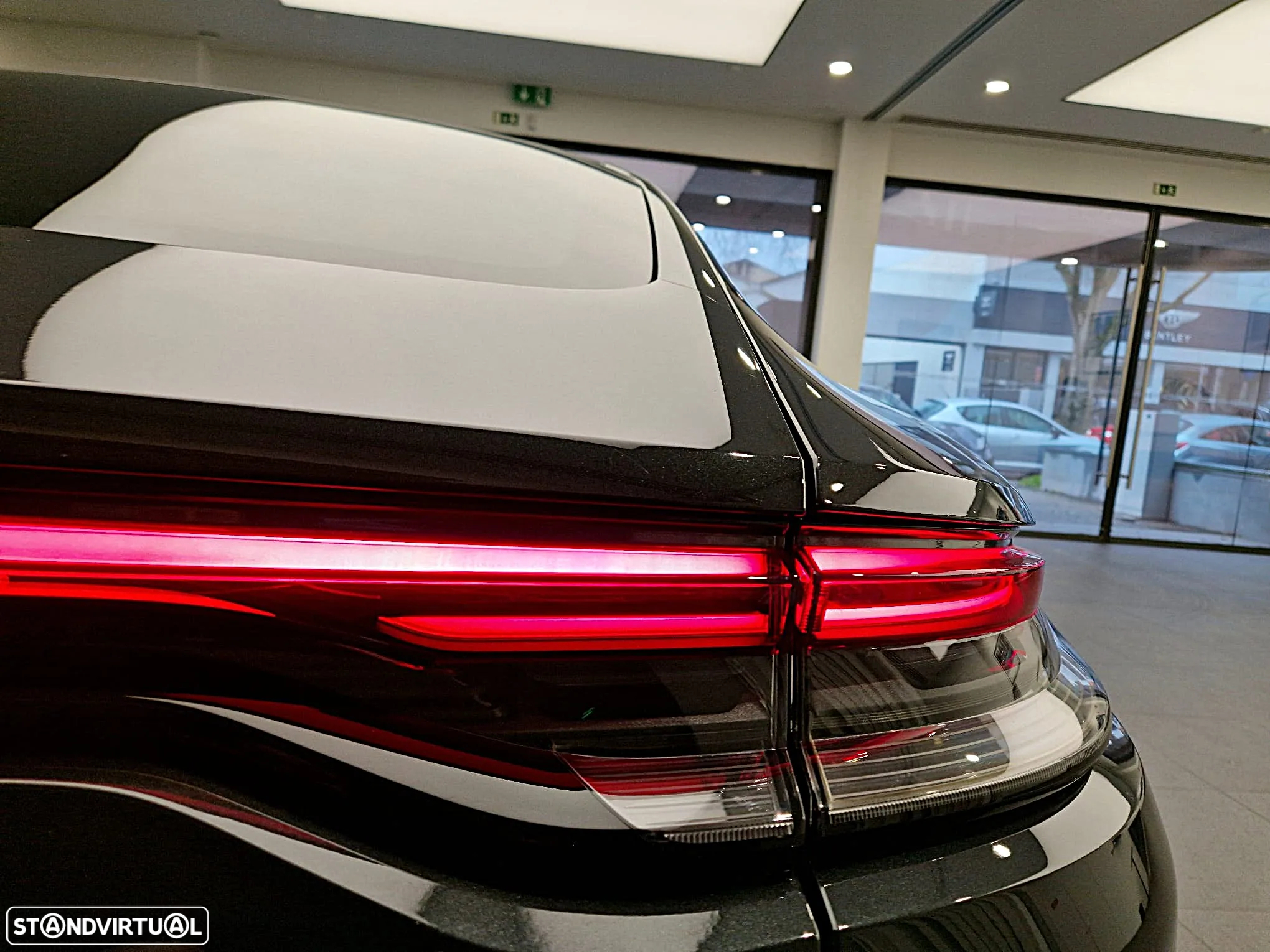 Porsche Panamera 4 E-Hybrid - 6