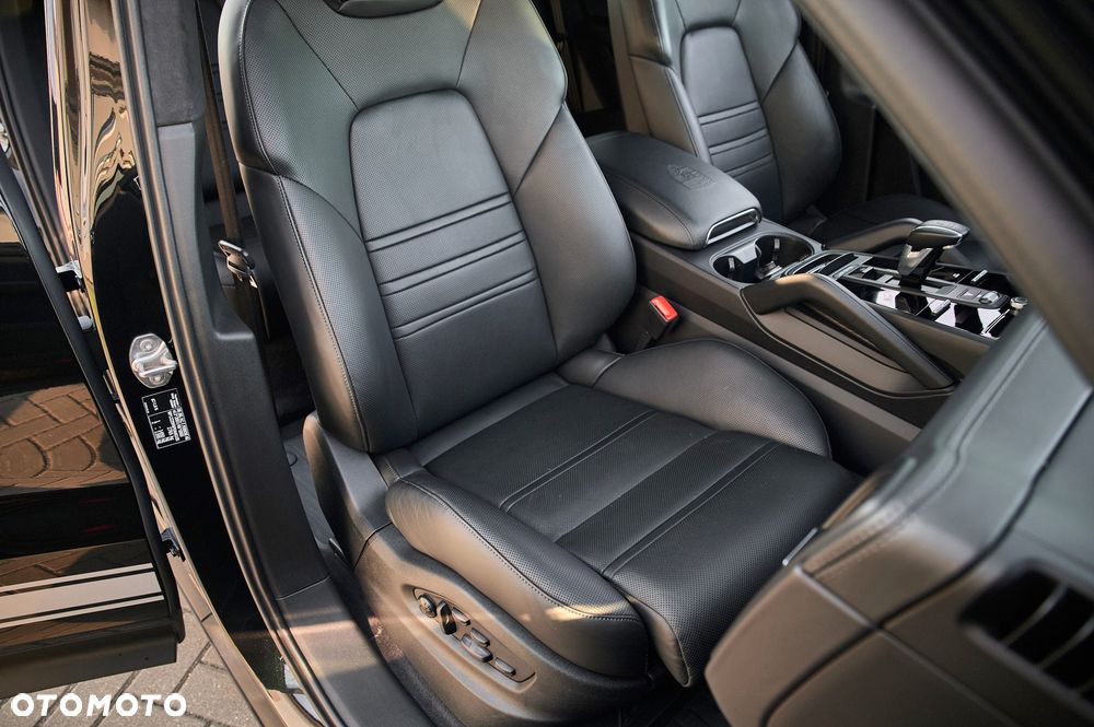 Porsche Cayenne - 22