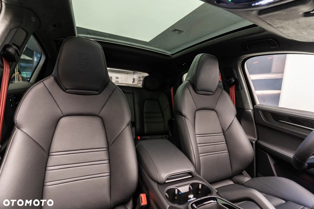 Porsche Cayenne GTS - 15