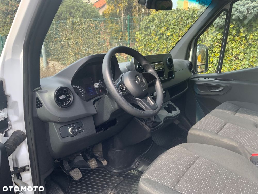Mercedes-Benz Sprinter - 9