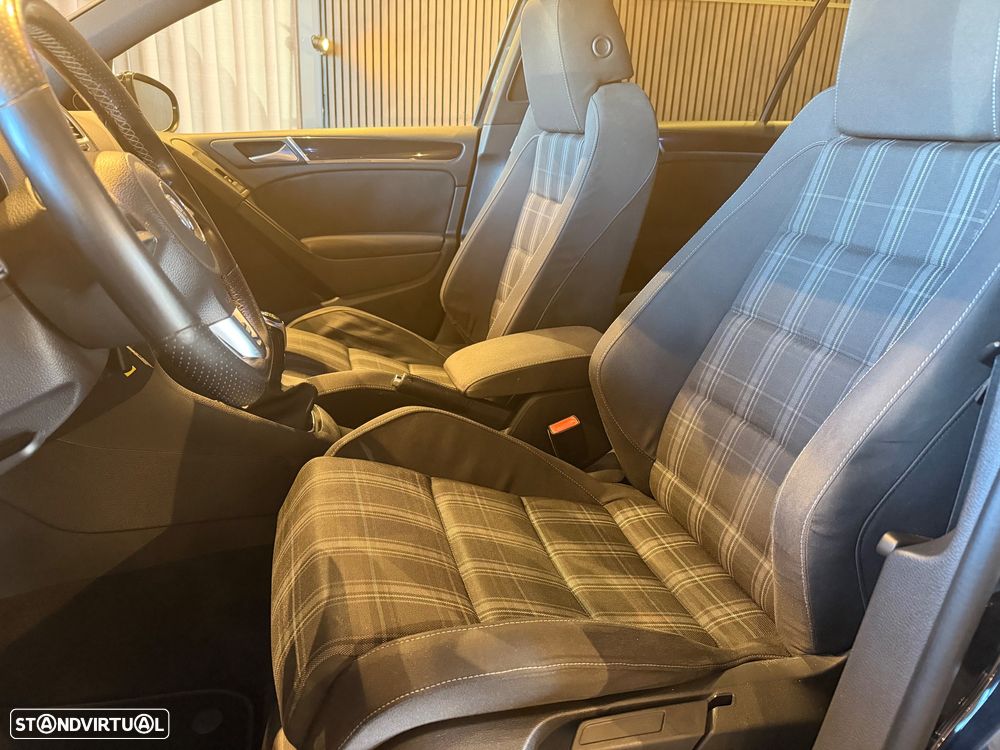 VW Golf 2.0 TDi DPF GTD - 17