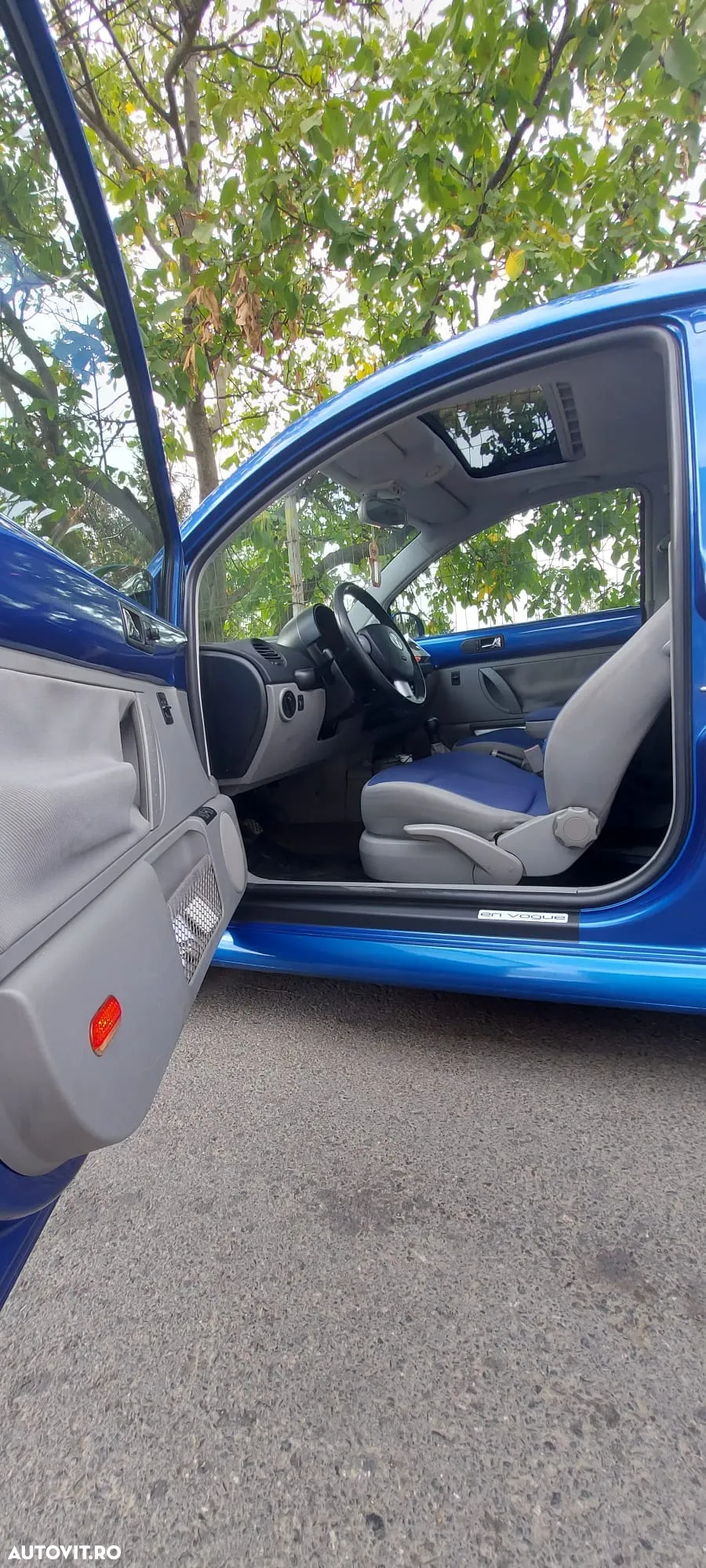 Volkswagen New Beetle - 2