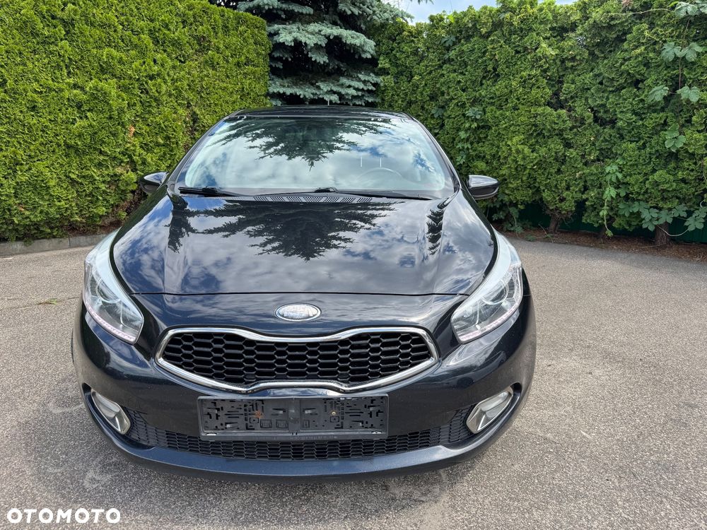 Kia Ceed 1.6 CRDi 128 ISG Fifa World Cup Edition - 4