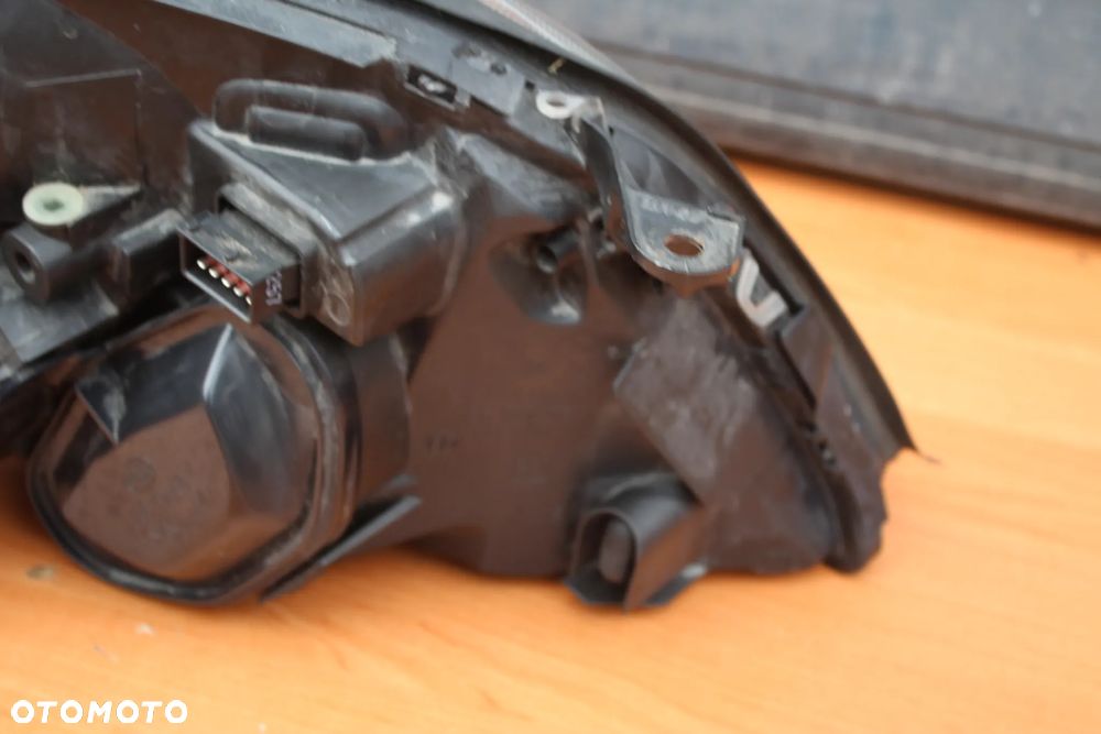 LAMPA LEWA PRZEDNIA OPEL VECTRA C SIGNUM PRZED LIFTEM XENON CIEMNA EUROPA - 11