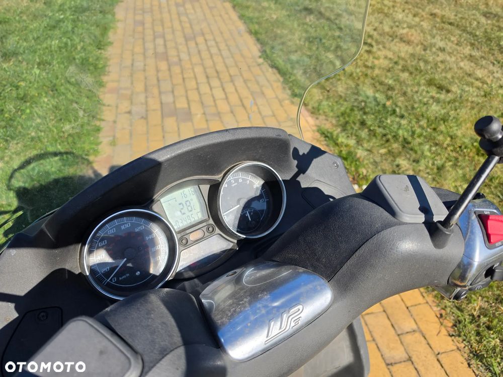 Piaggio MP-3 - 3