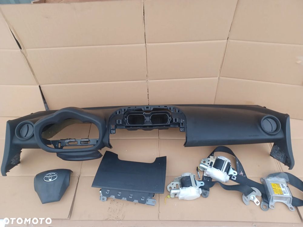 DESKA KOKPIT PASY RAV4 LIFT 09-12 - 1