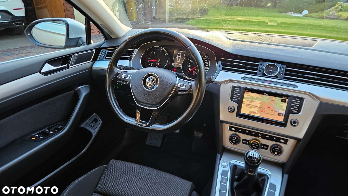 Volkswagen Passat Variant 2.0 TDI SCR Trendline - 17