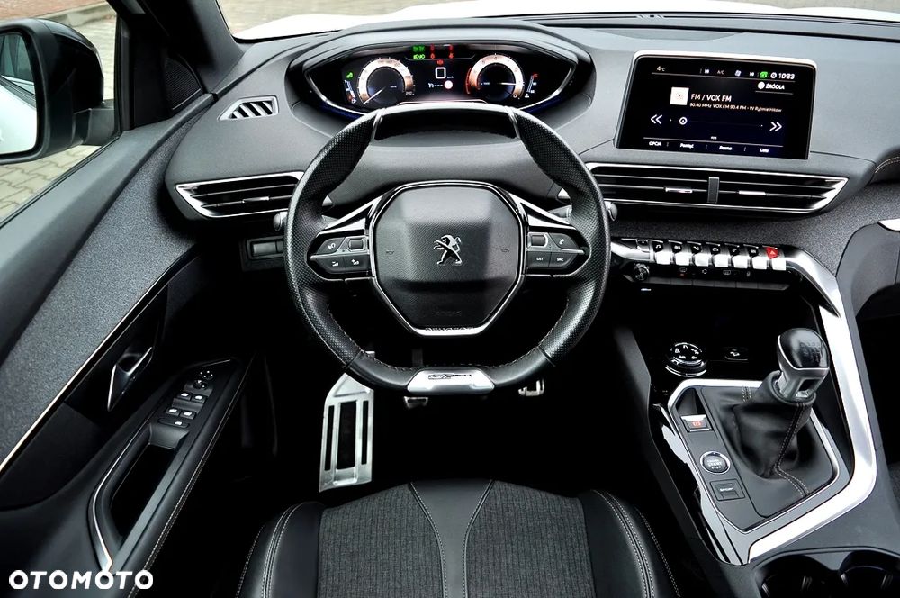 Peugeot 3008 1.2 PureTech Allure S&S - 27