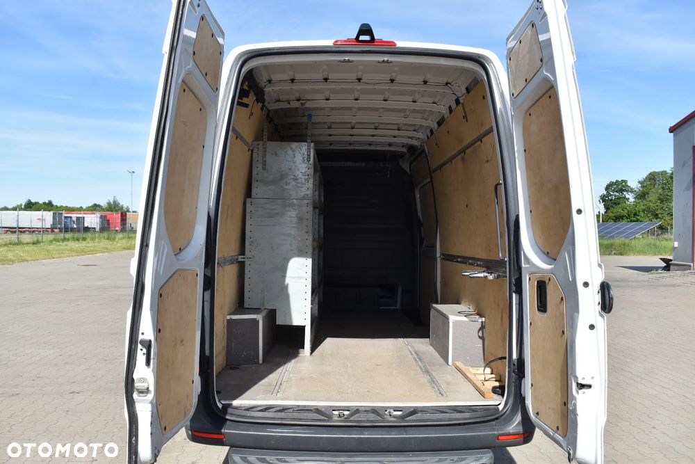 Mercedes-Benz Sprinter - 12