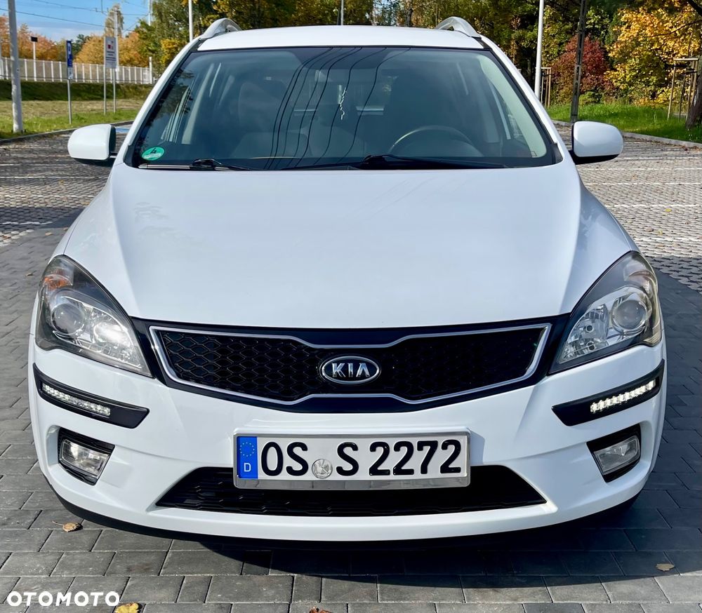 Kia Ceed 2012 photo 2