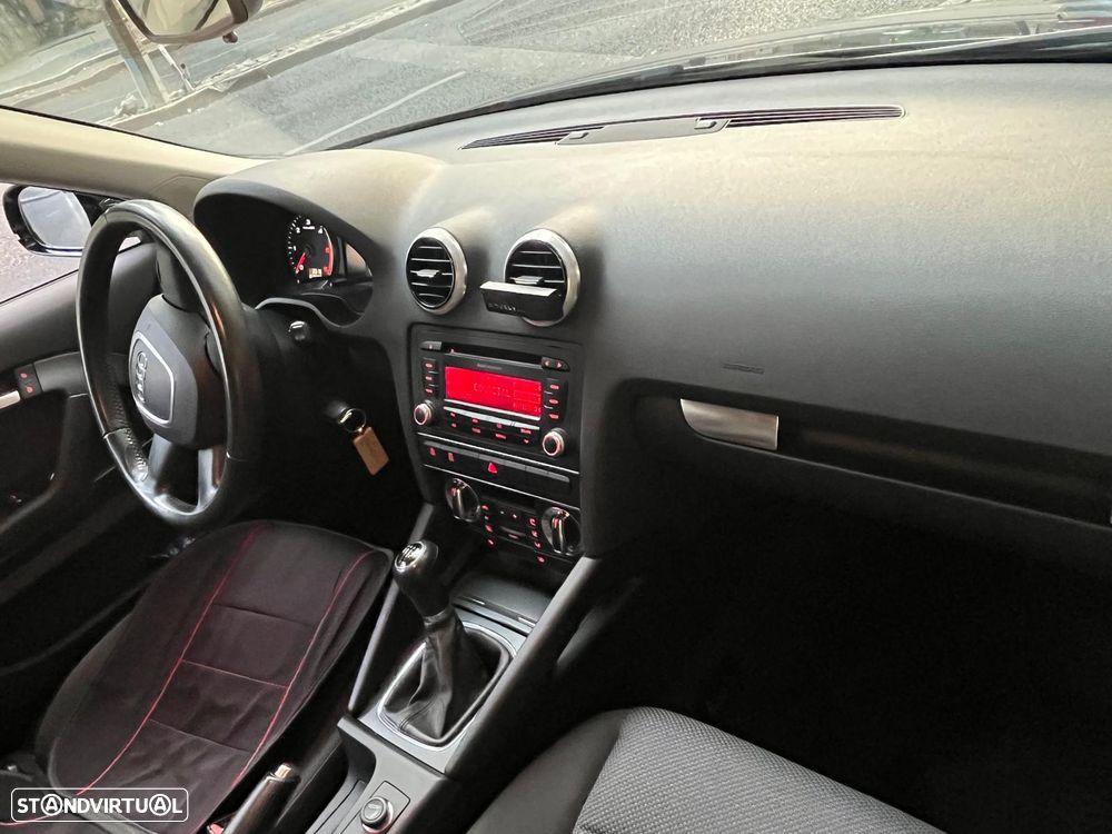 Audi A3 1.6 TDI S-line - 12