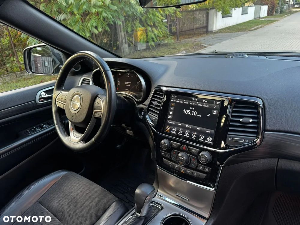 Jeep Grand Cherokee - 26