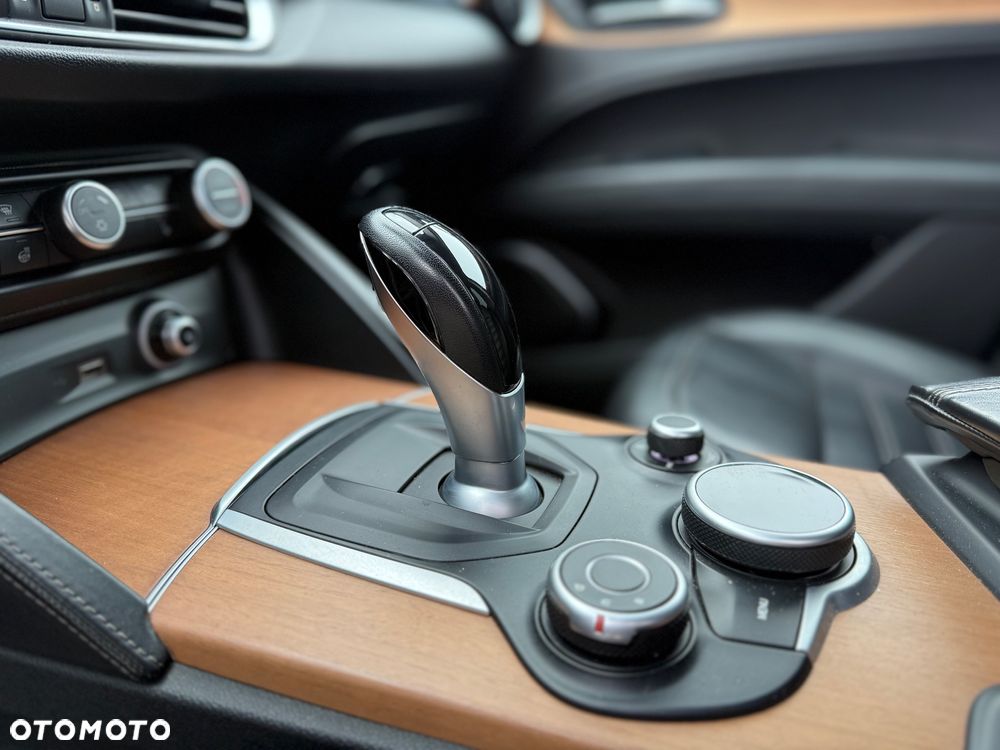 Alfa Romeo Stelvio 2.2 JTDM Executive Q4 - 6