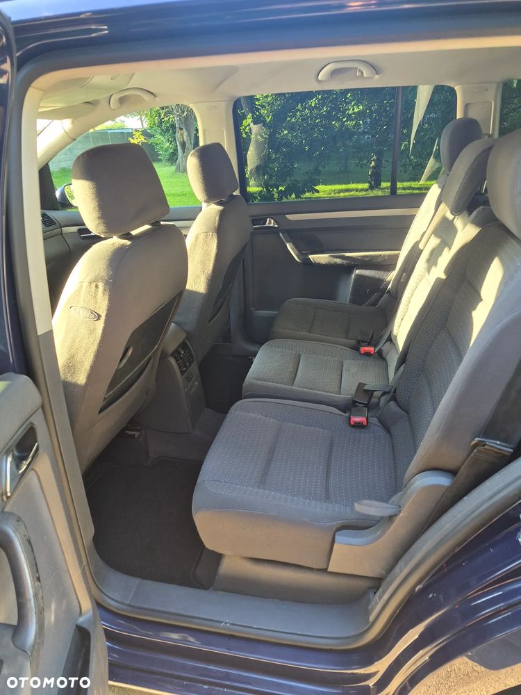 Volkswagen Touran 2.0 TDI Highline - 5
