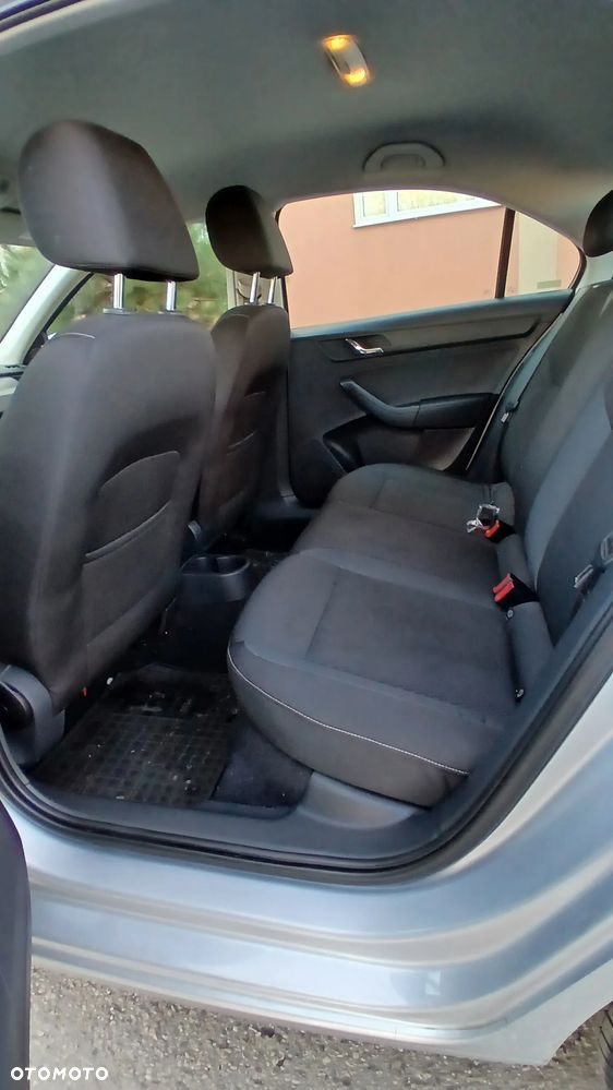 Skoda RAPID 1.6 TDI DPF Edition - 4