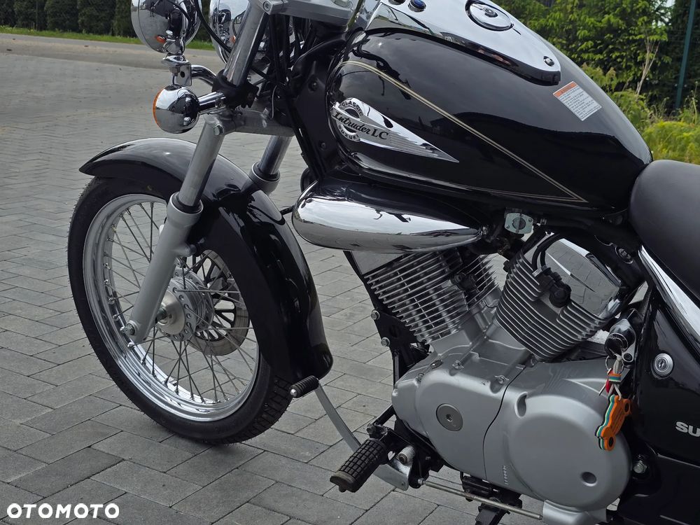 Suzuki Intruder - 5