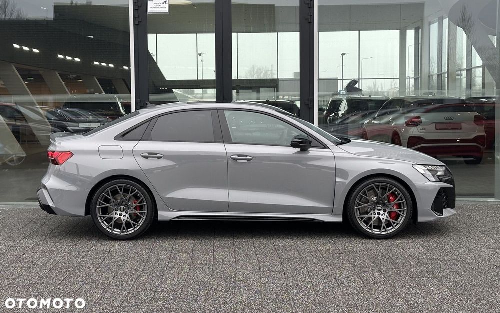 Audi RS3 Limousine - 5