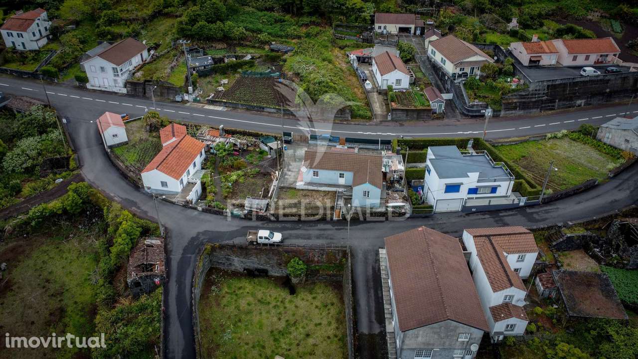 Moradia T2 com Vista Mar – Silveira, Lajes do Pico - Grande imagem: 3/28