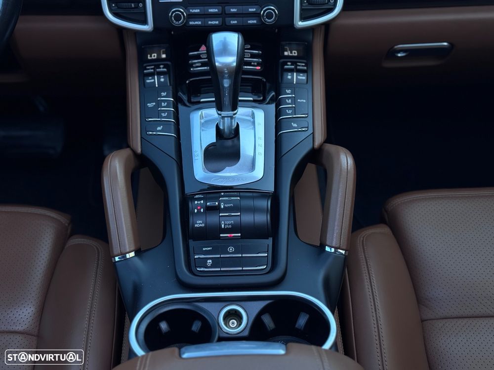 Porsche Cayenne Diesel Platinum Edition - 26