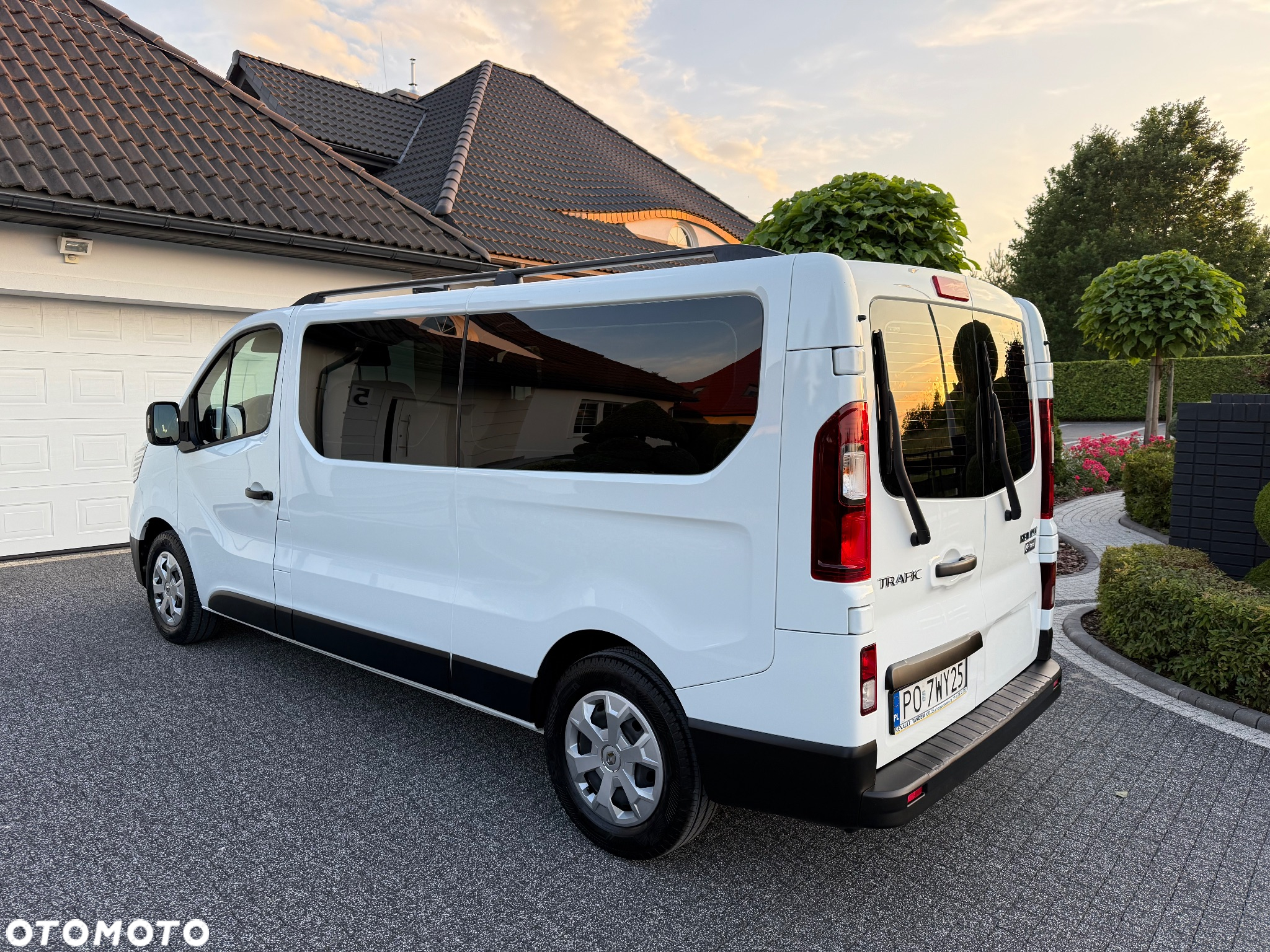 Renault Trafic 2.0 dCi L2H1 HD Extra (bryg.) - 3
