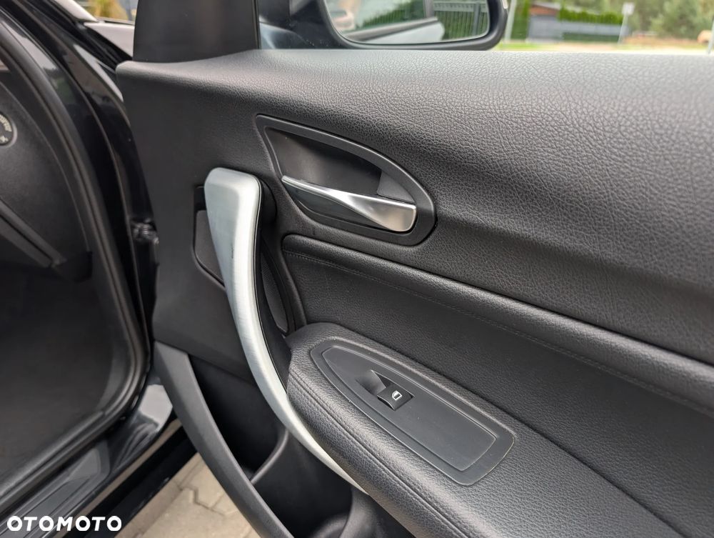 BMW Seria 1 116i - 24
