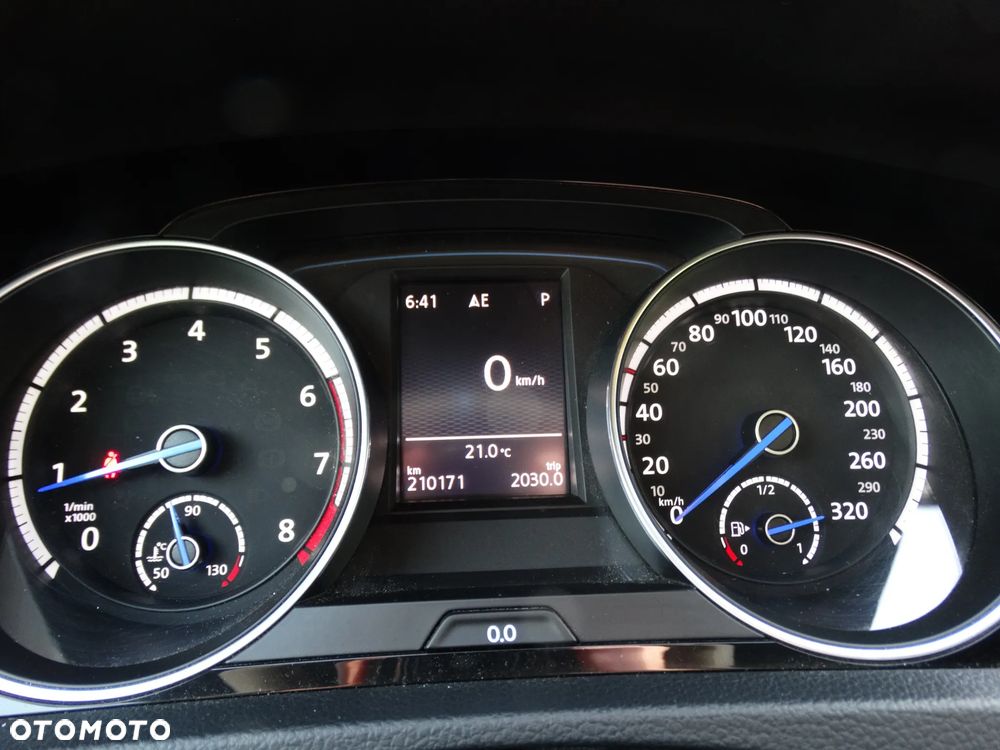 Volkswagen Golf - 20