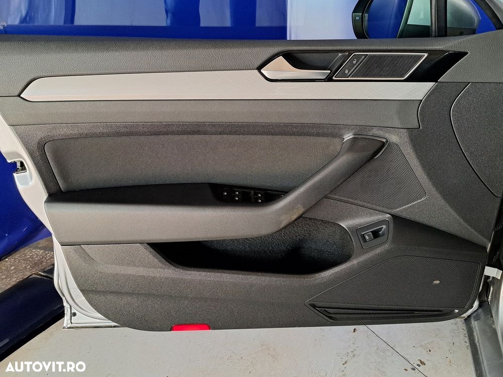 Volkswagen Passat - 10