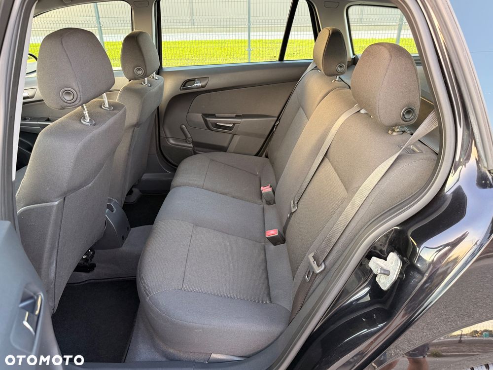 Opel Astra 1.6 Enjoy - 29