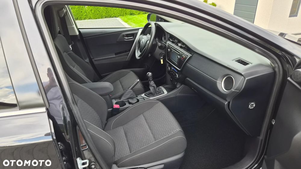 Toyota Auris 1.6 Valvematic Edition - 8