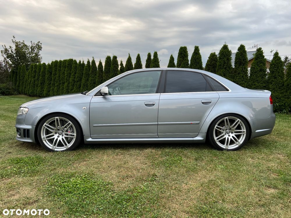 Audi RS4 Limousine - 2