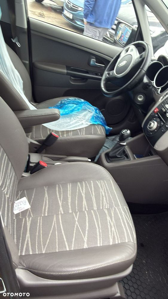 Hyundai i30 1.6 Premium EU5 - 5