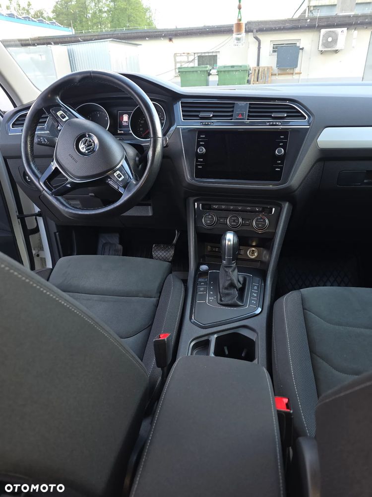 Volkswagen Tiguan - 12